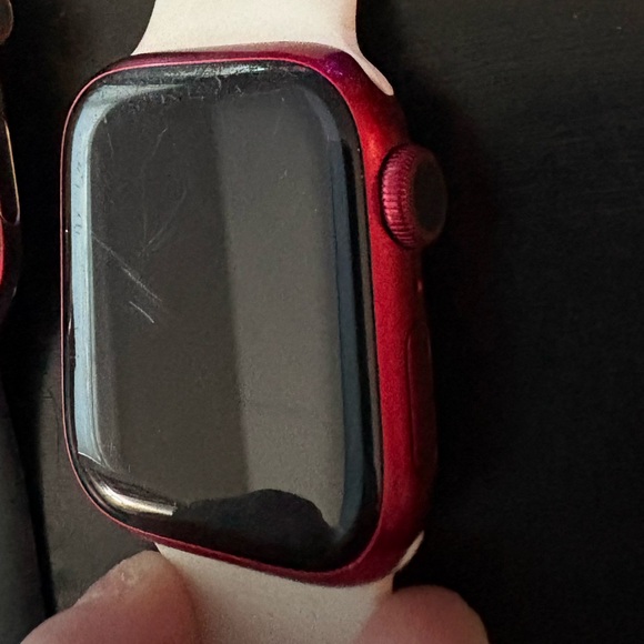 Ladies Series 7 Apple Watch. Multiple accessories. - Picture 3 of 6